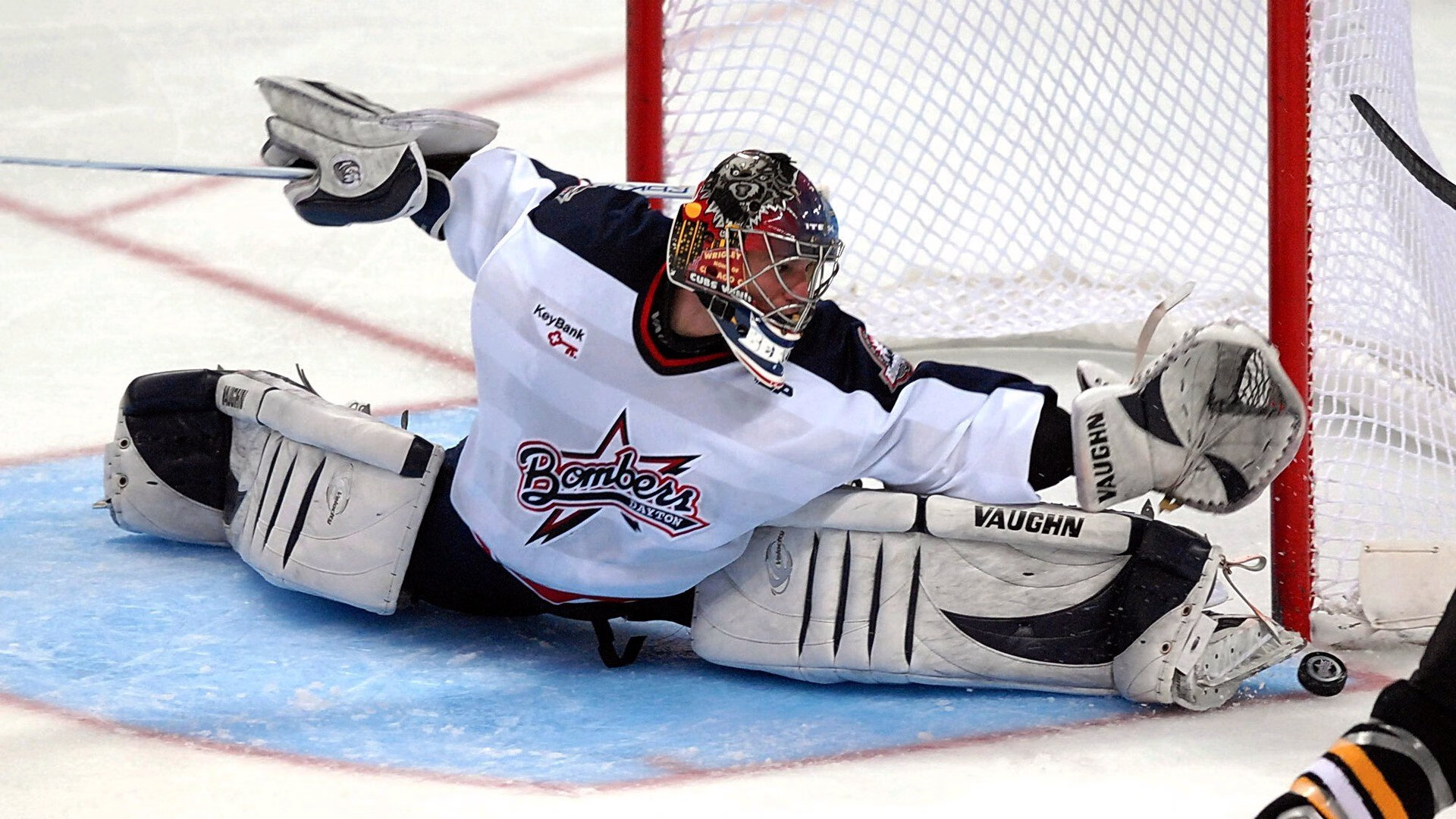 开云官网-字母哥的钢铁之网,欧冠半决赛之夜,防守艺术如何改写胜负